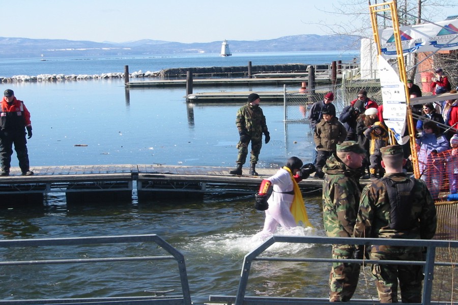 ../image/the polar plunge4.jpg